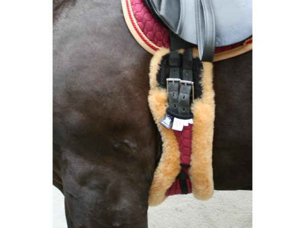 Mattes Lammfell Kurzgurt Asymmetrisch abnehmbar