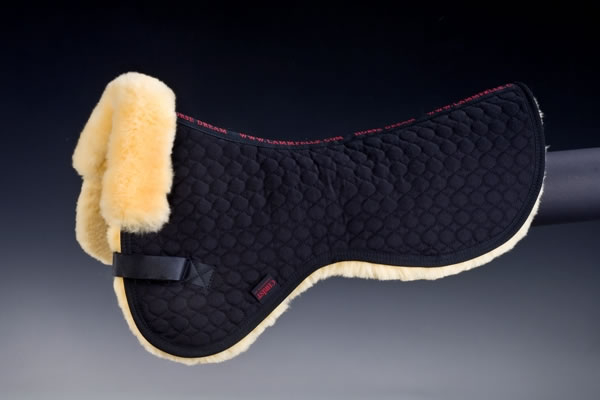 Christ Lammfell Sattelkissen Schulter Tief